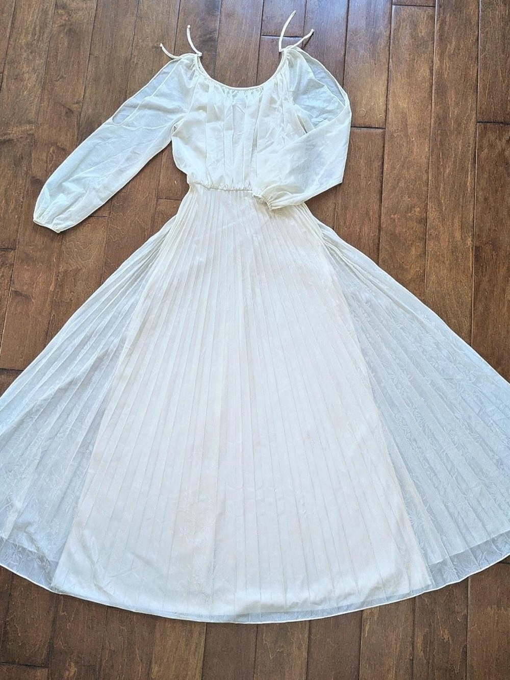 Lee Cream Pleated Maxi Dress with Long Sleeves